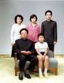 Kim Dzong il rodzina.jpg