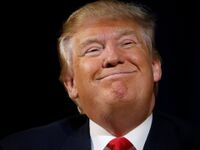 Donald Trump szczęśliwy.jpg