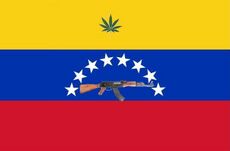 Flaga Wenezueli z charakterystycznymi motywami: liść marihuany i AK-47